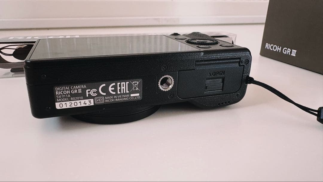 【シャッター数3116】【美品GR3】RICOH GR III ストラップ付き