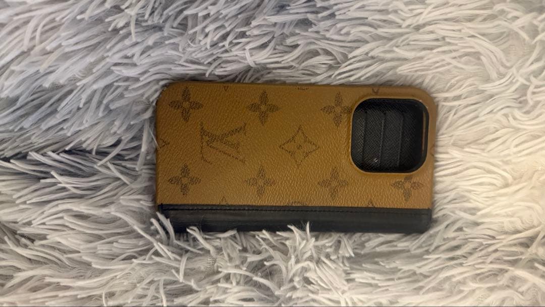 Louis Vuitton モノグラム手帳型ケース