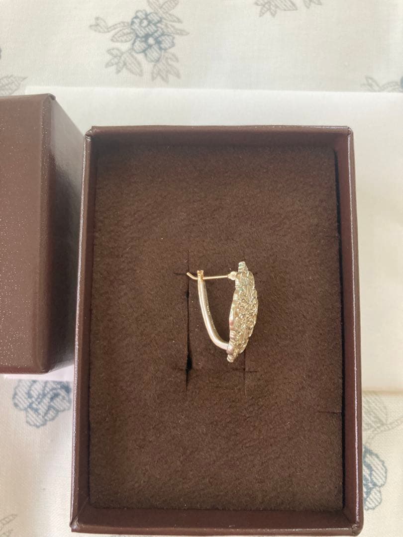 アガット　シルバー 透かし彫り ピアス(片耳用)