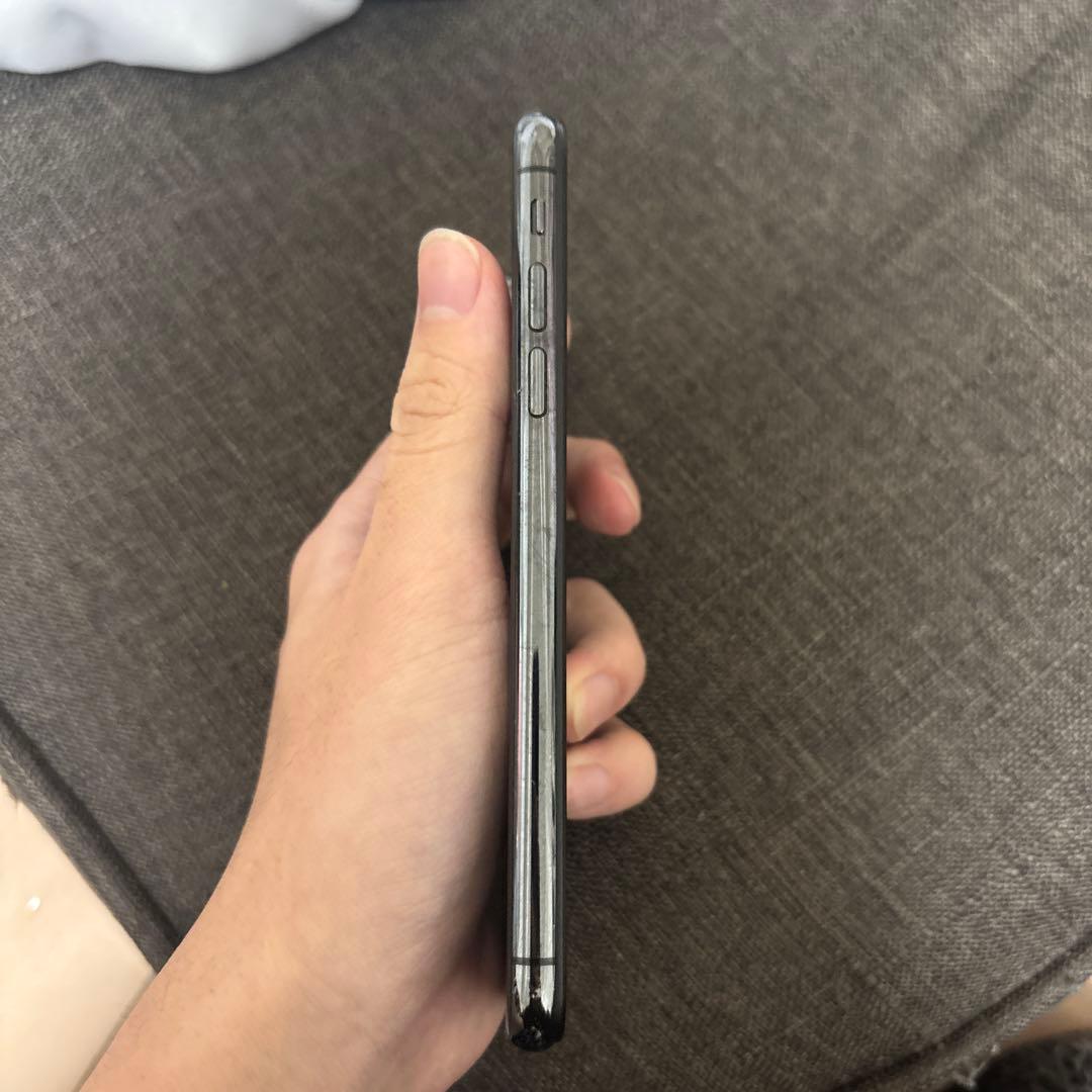 液晶傷なし iPhone XS スペースグレイ 64GB simフリー