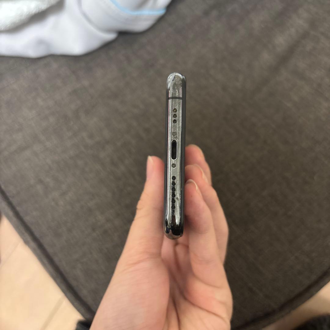 液晶傷なし iPhone XS スペースグレイ 64GB simフリー