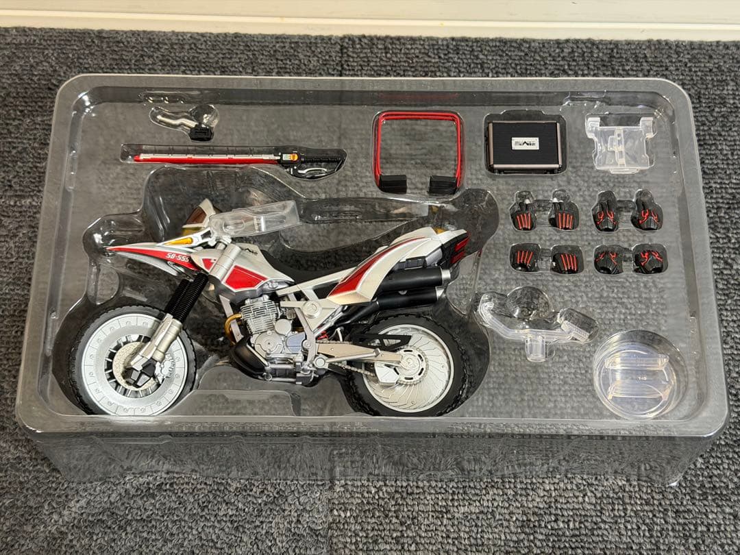 フィギュアーツ　S.H.Figuarts　オートバジン（ビークルモード）