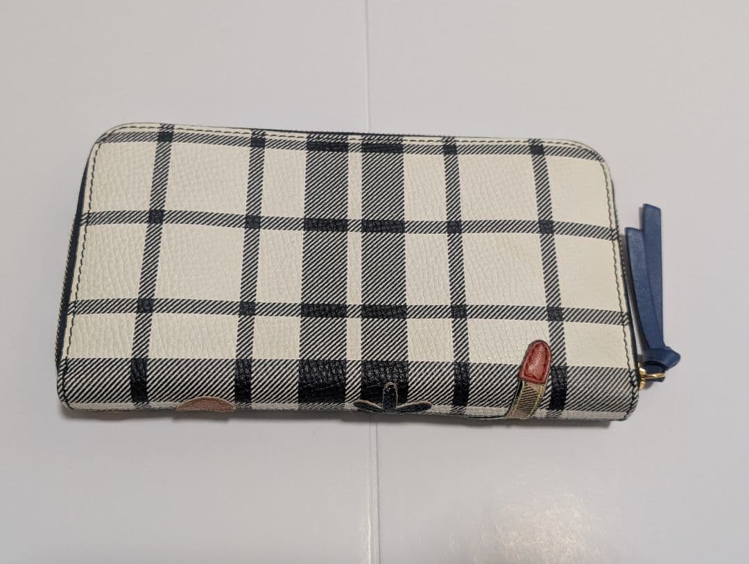 BURBERRY バーバリー 長財布 ラウンドファスナー 刺繍 チェック