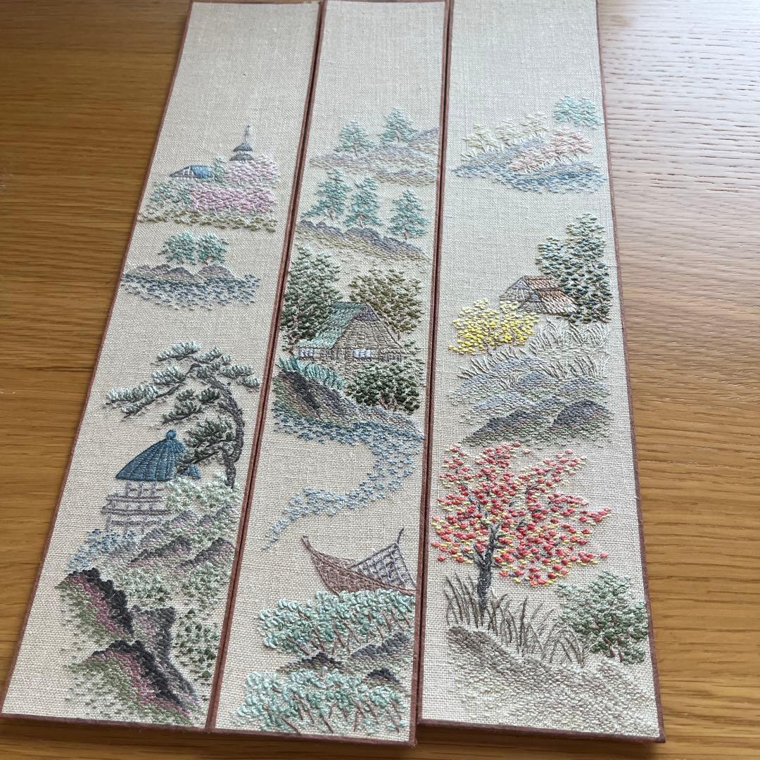 戸塚刺繍作品　短冊11枚と短冊掛け2つ