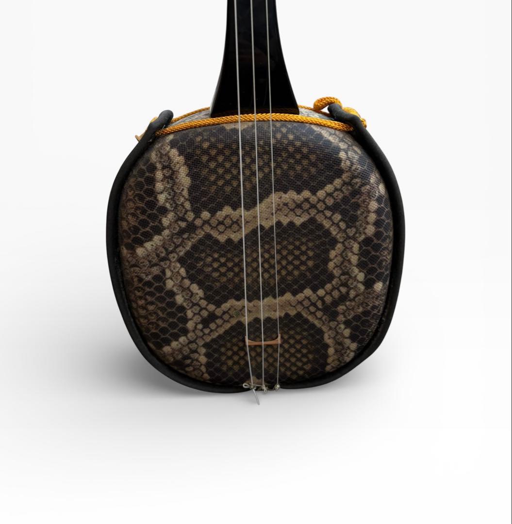 美品　沖縄三線 入門用 初心者向け 人工皮 合皮 三味線 琉球和楽器