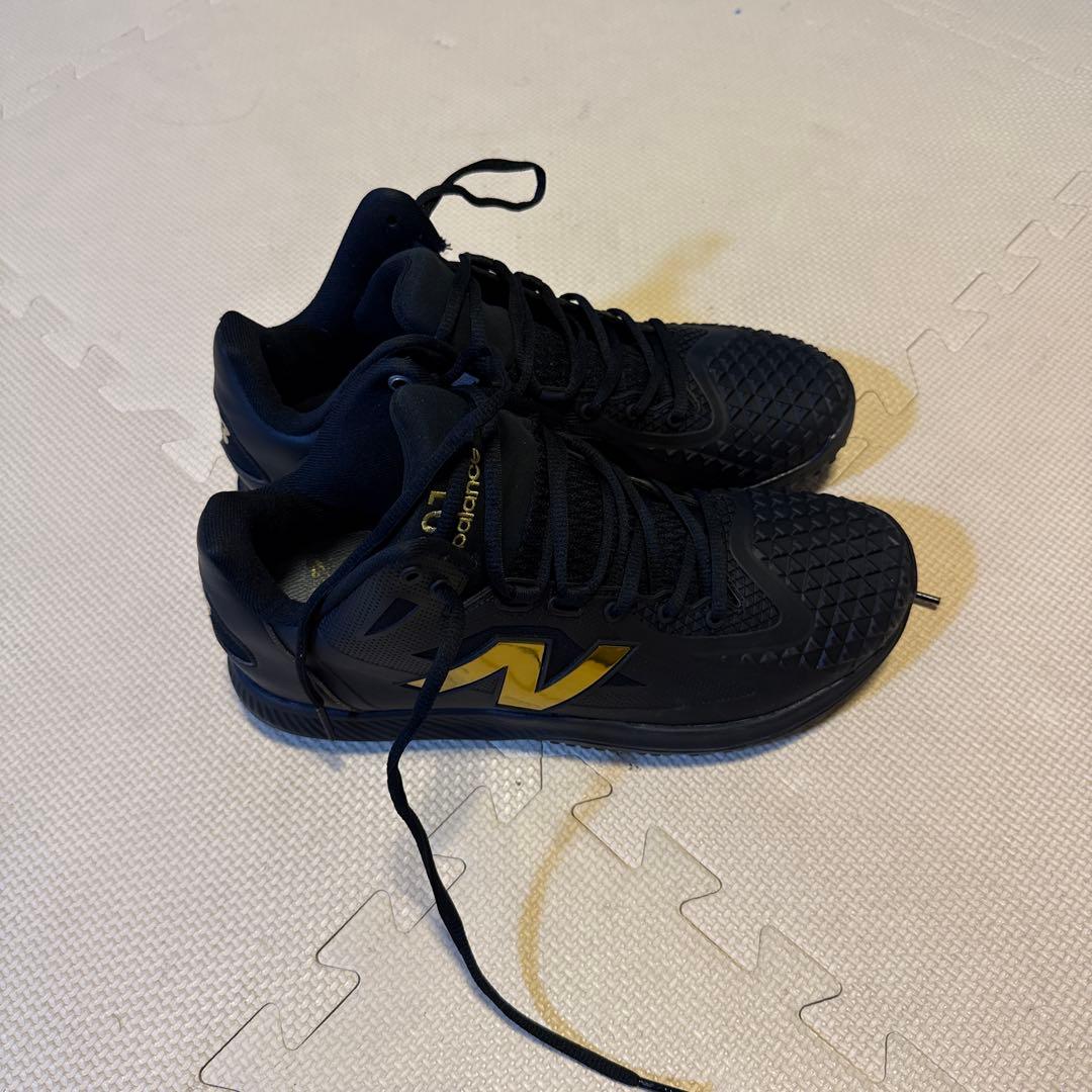 New Balance TSHOBK1 ブラック/ゴールド 27cm
