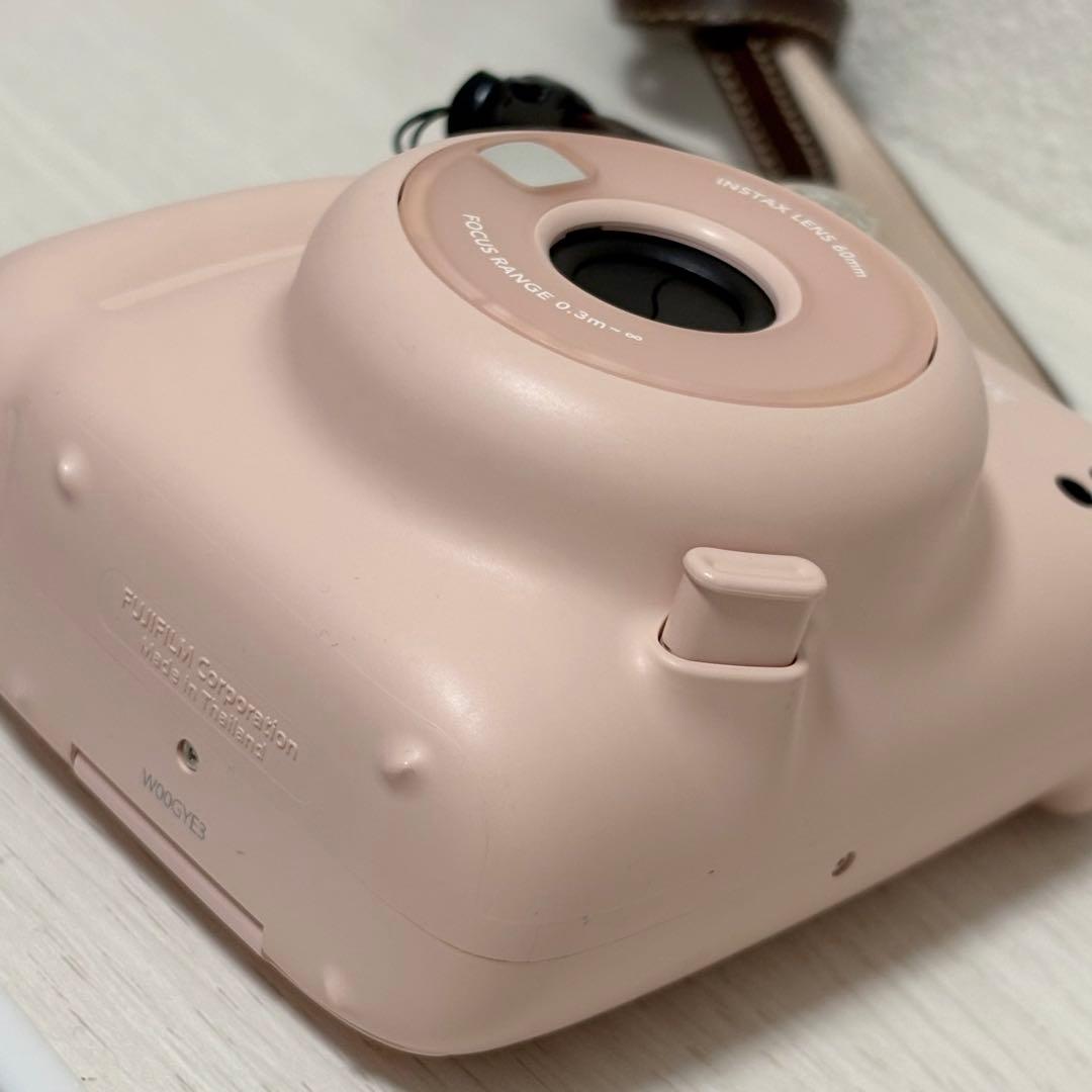 美品 FUJIFILM instax mini11 チェキ ピンク　動作確認済み