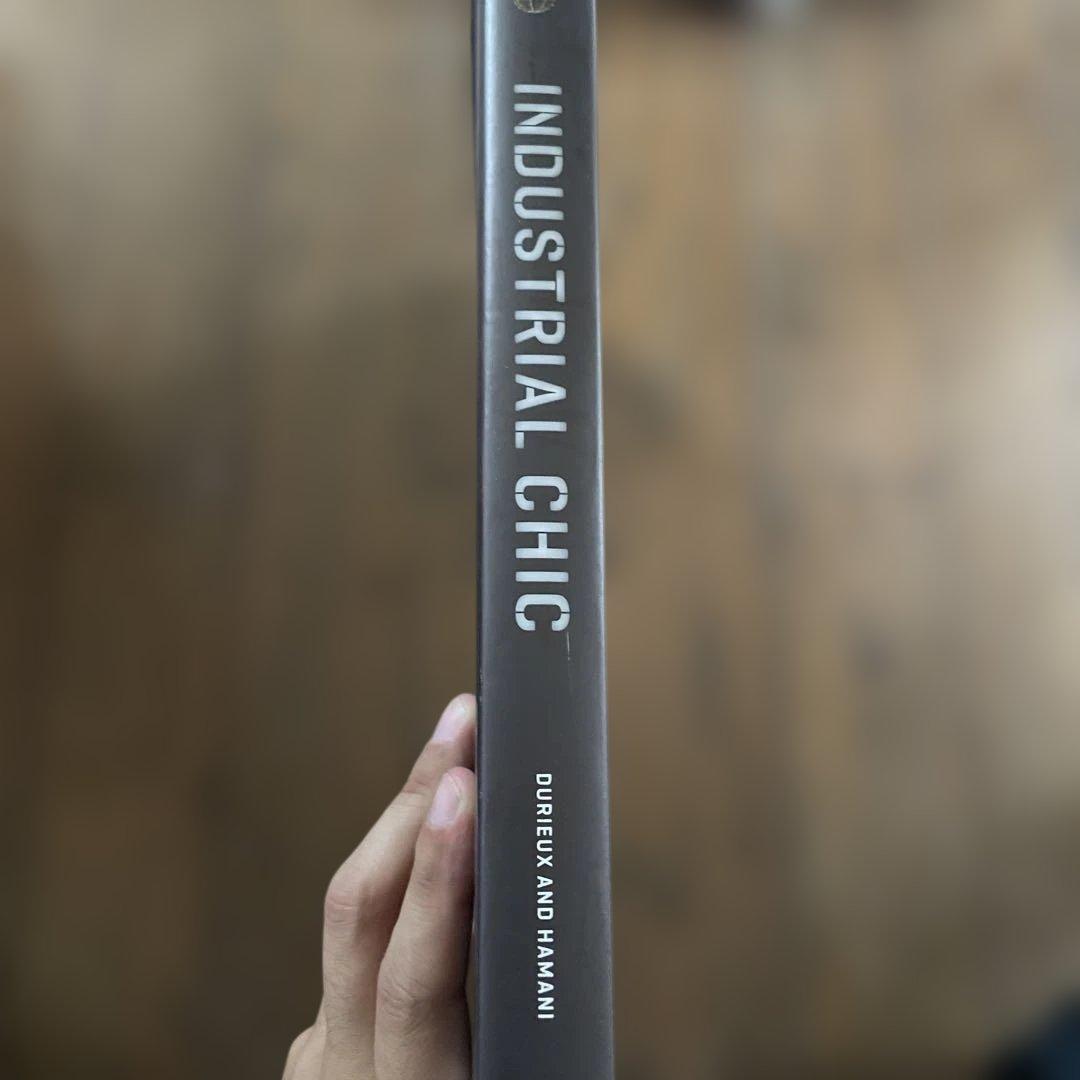 INDUSTRIAL CHIC - 50アイコンの家具と照明デザイン