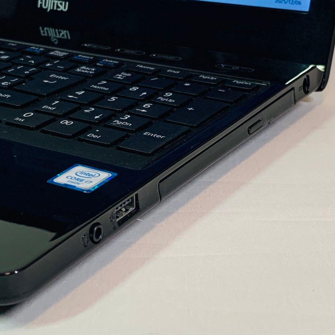 Core i7✨SSD1TB✨16GB✨カメラ✨富士通✨オフィス✨ノートパソコン