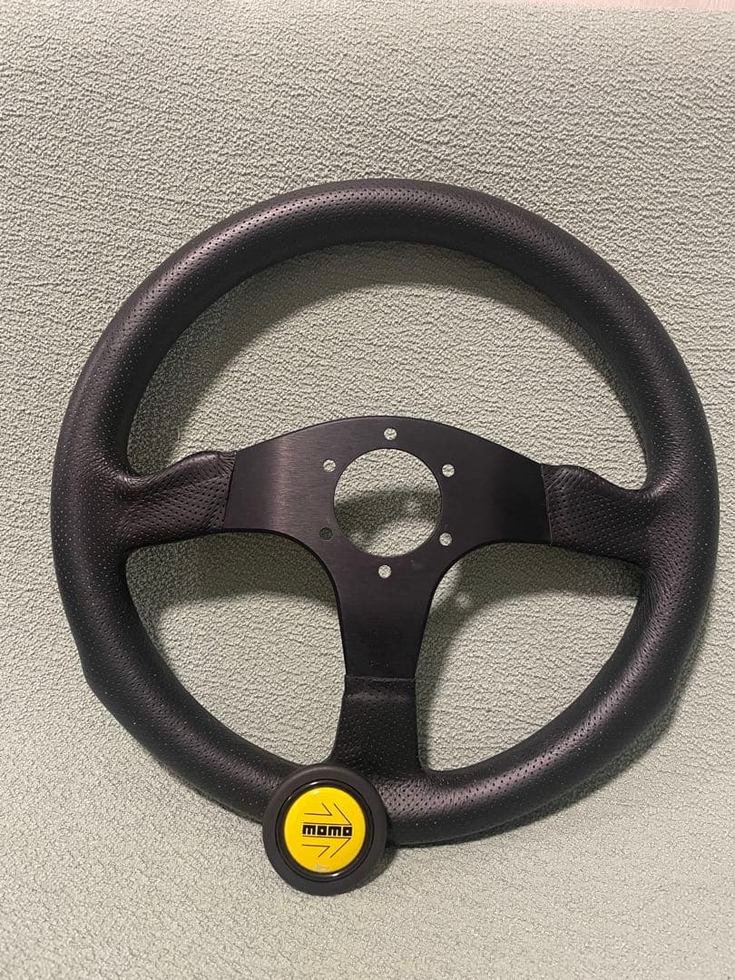 momo ステアリング コンペティションタ35パイ 正規品