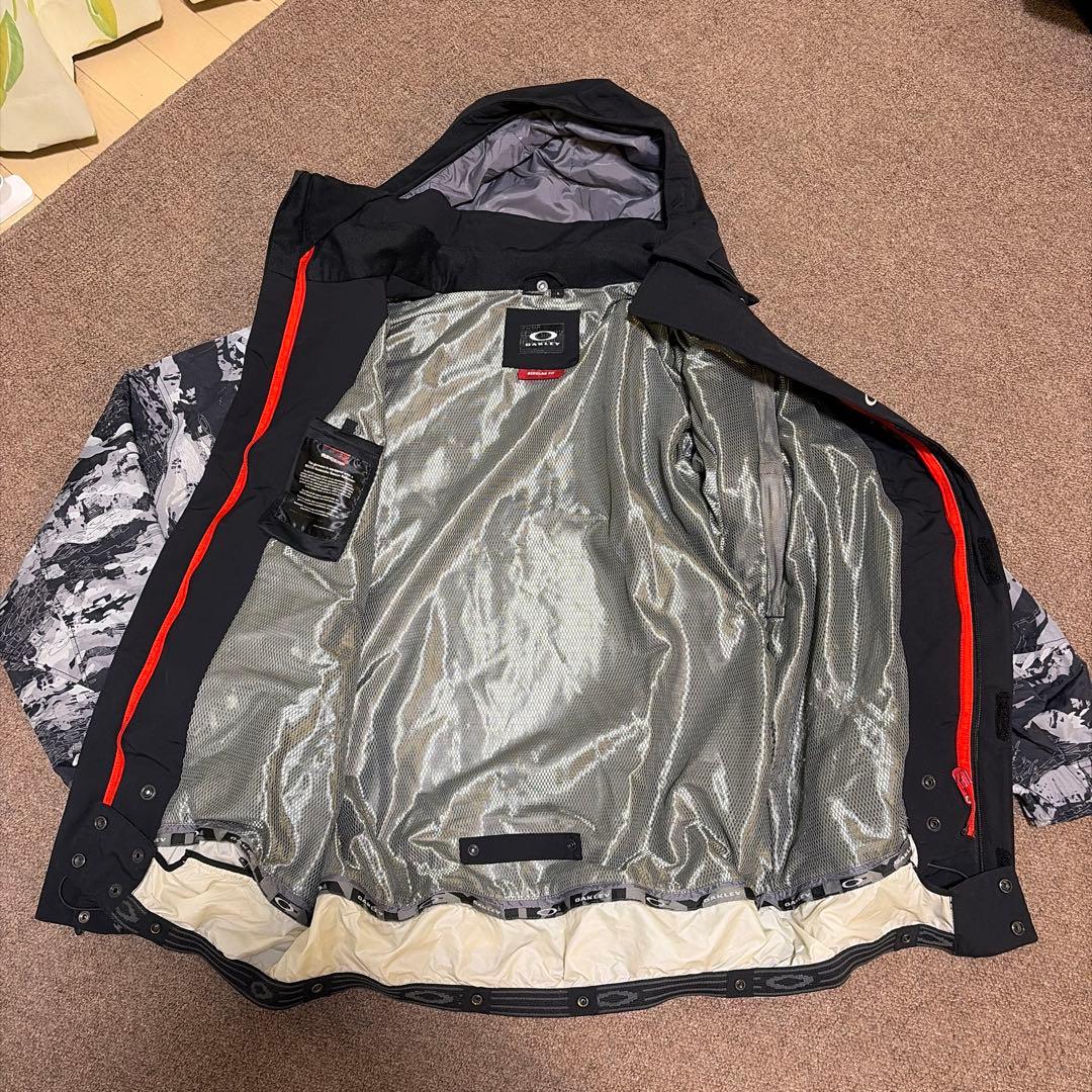 Oakley スキーウェア 黒/グレー 迷彩柄