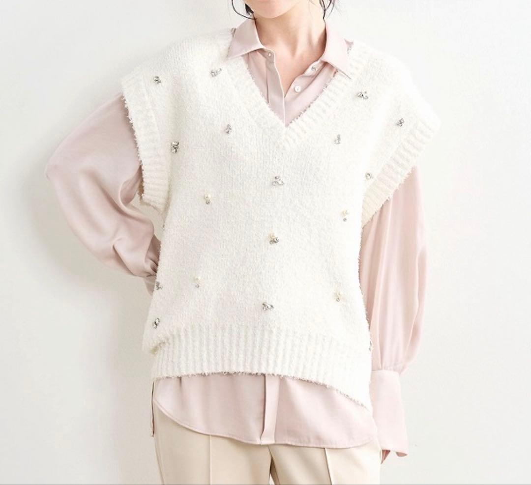 新品ビジューニットベスト　オフ