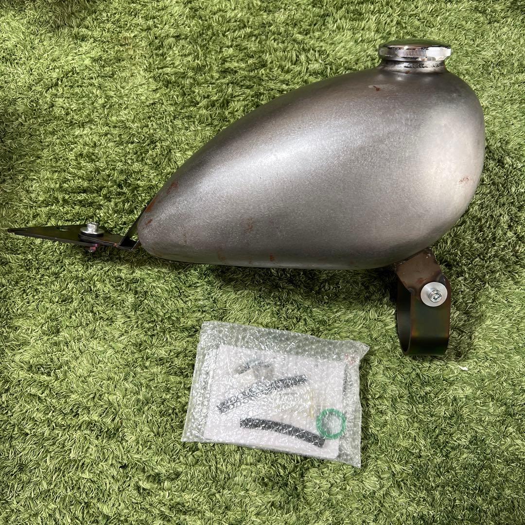 バイクタンク メタリックシルバー スチール製　sr400