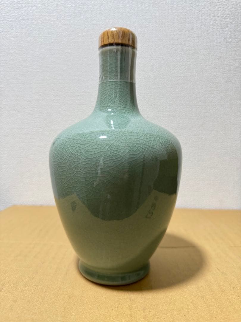 古酒未開栓ニッカ ウイスキー 高麗青磁雲鶴草華文様象嵌ボトル青峯 陶器ボトル