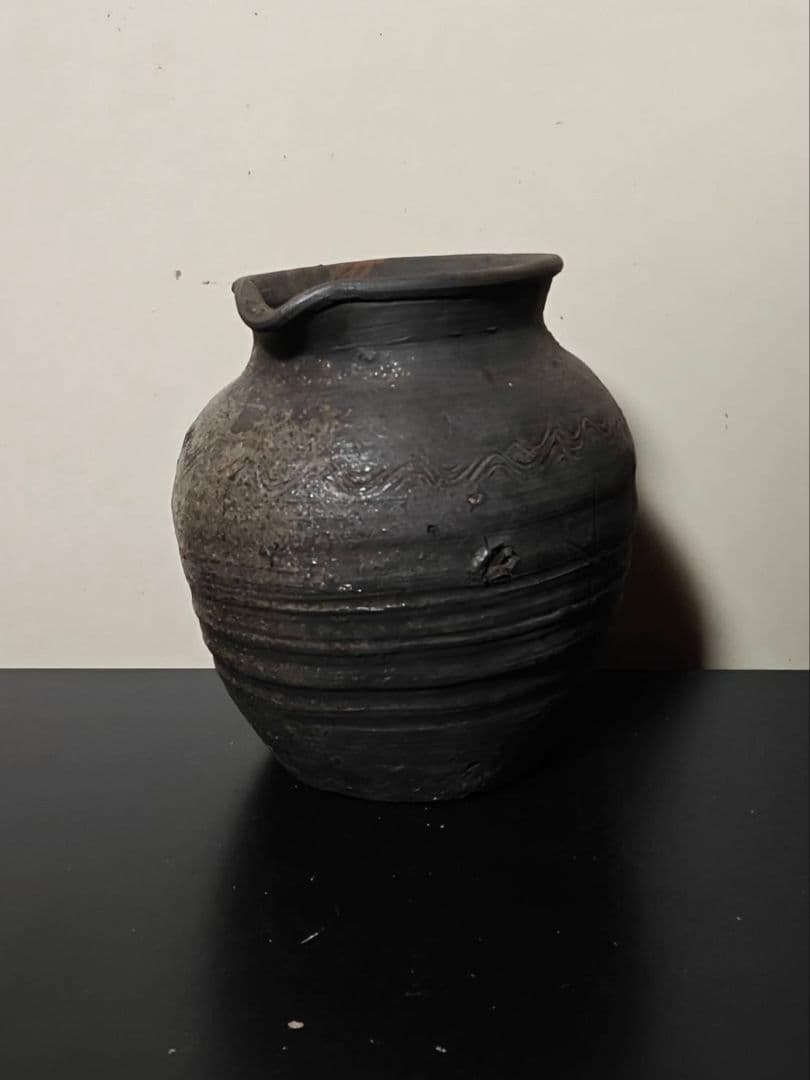 見所の多い古備前波条文鳶口小壺　室町時代　六古窯　古美術　花呼ぶ器