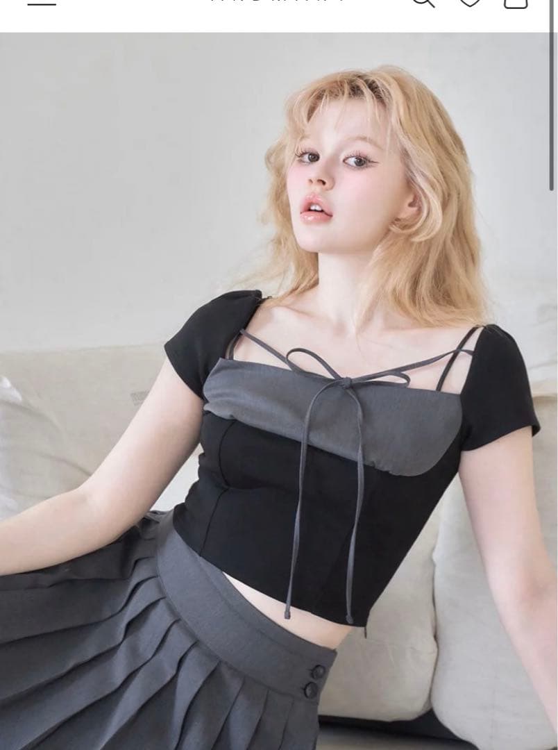 グレー プリーツミニスカート 半袖セットアップ Gisele set up