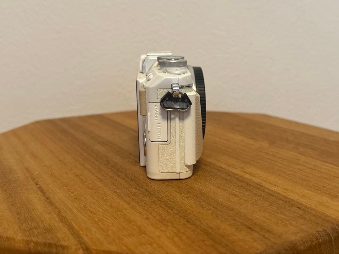 OLYMPUS PEN E-PL7 ホワイト ダブルズームキットショット数265