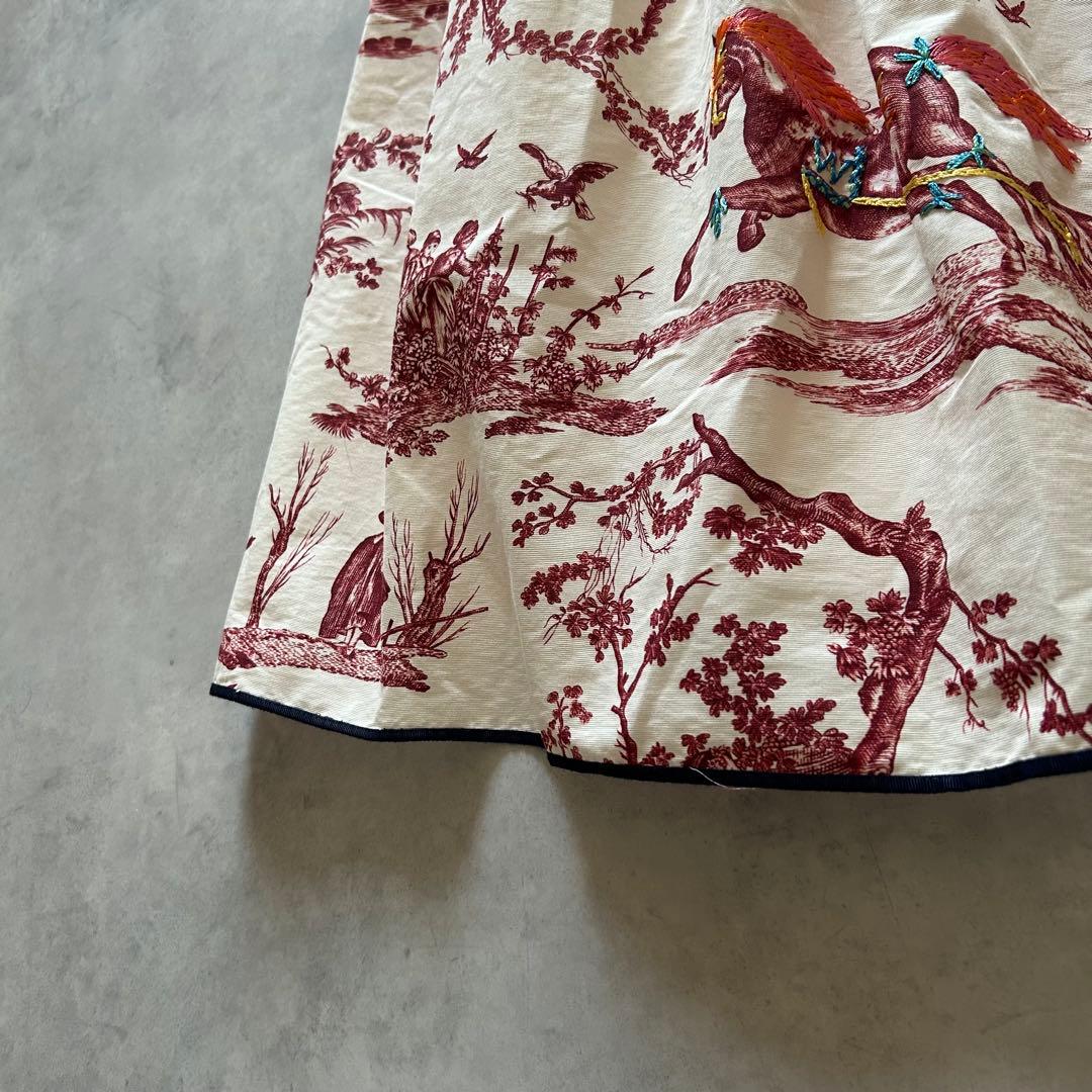 美品ウィークエンドマックスマーラ ノースリーブワンピース 刺繍絵画柄乗馬