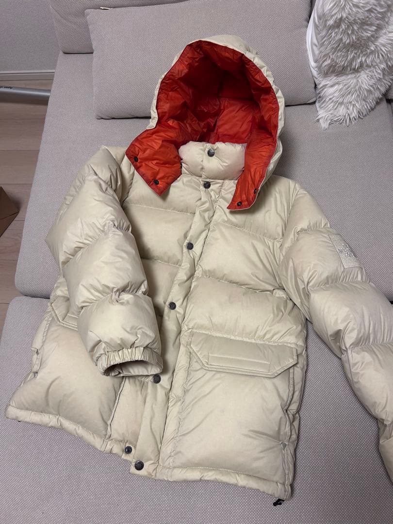 The North Face ダウンジャケット クリーム色