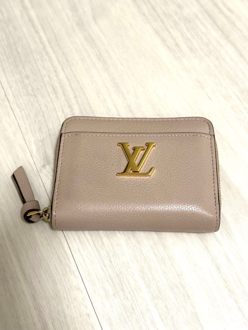 R*6様 LOUIS VUITTON ロックミー ジッピー パース グレー
