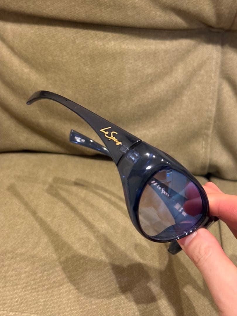 Le specsダークブルー キャットアイサングラス男女兼用