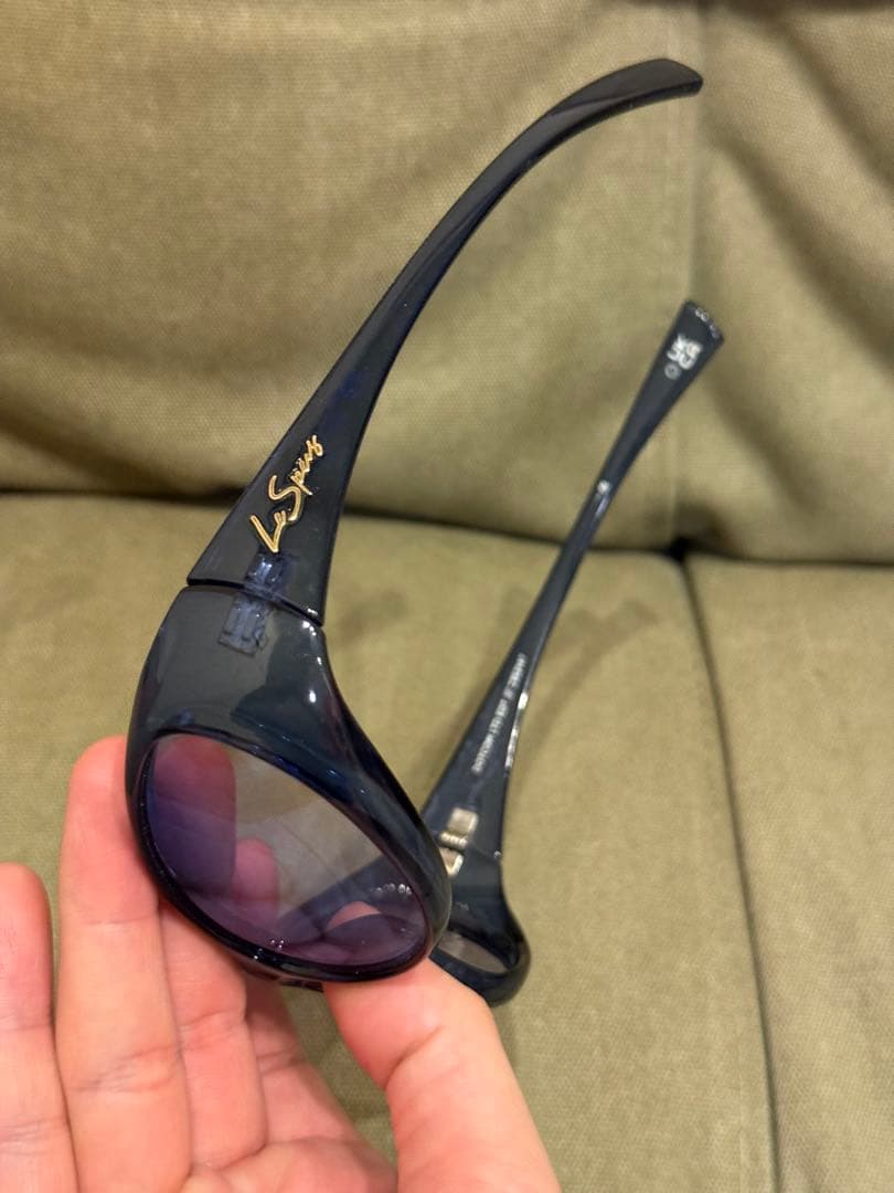 Le specsダークブルー キャットアイサングラス男女兼用