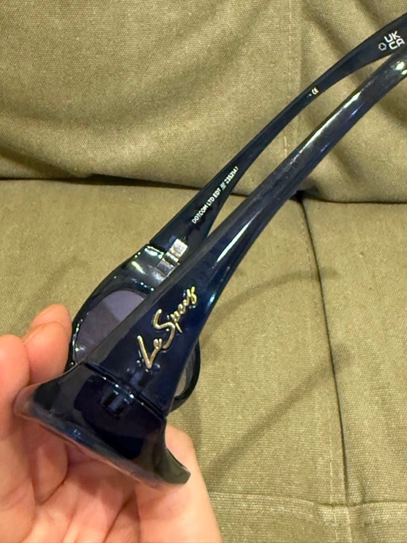 Le specsダークブルー キャットアイサングラス男女兼用