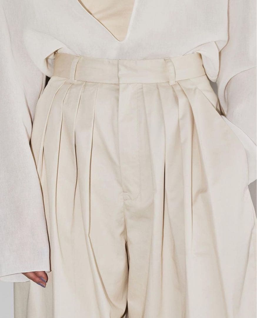 TODAYFUL・Tuck Tapered Trousers・トゥデイフル