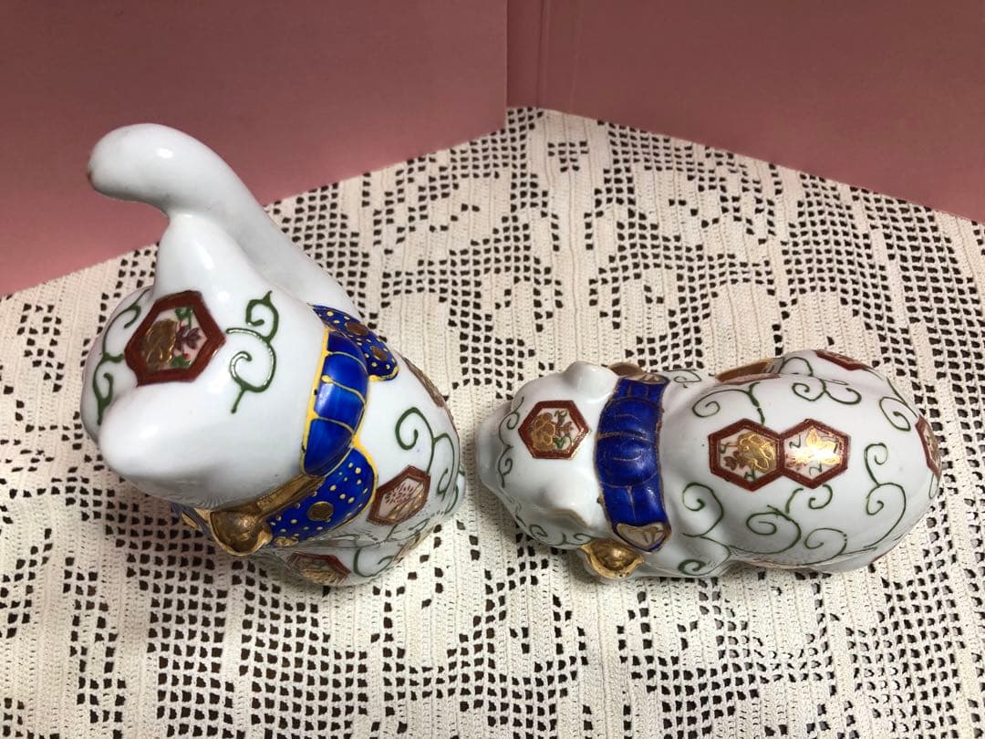 招き猫　2体　伊万里焼き