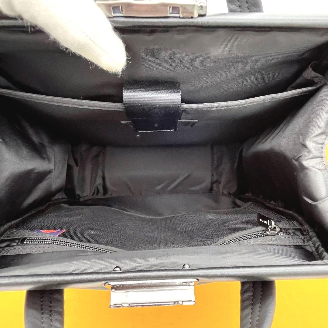 ✨未使用に近い✨ARTPHERE アートフィア　ダレスバッグ　リュック　黒