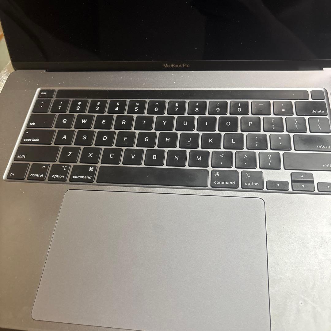 macbook pro 2019 16インチ　16GB 1TB