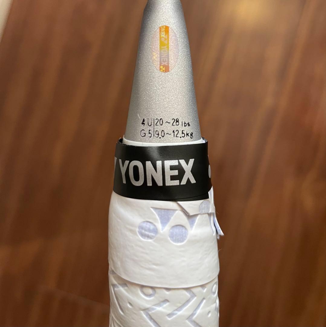 ナノフレア700 GAME バドミントンラケット 4UG5 専用ケース付き