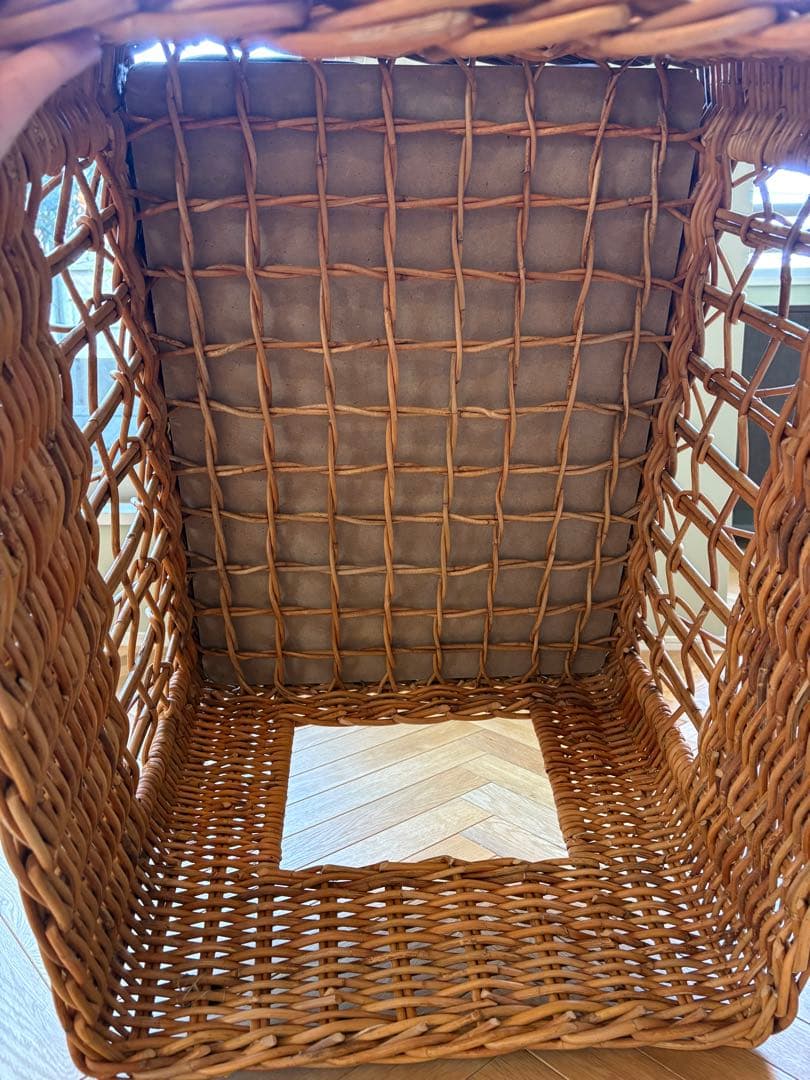 値下げ中！！！ラタン製キャットトイレ用バスケット　猫用ベッド　定価23100円