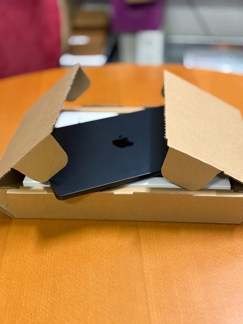 MacBook Air M3チップ搭載13インチ MRXV3J/A