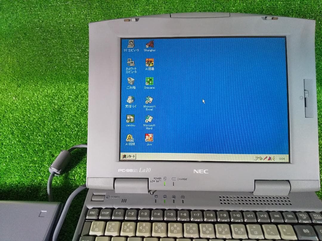 PC-9821La10／Win95 ＆ ECO ／外付けCDドライブ／ AC付