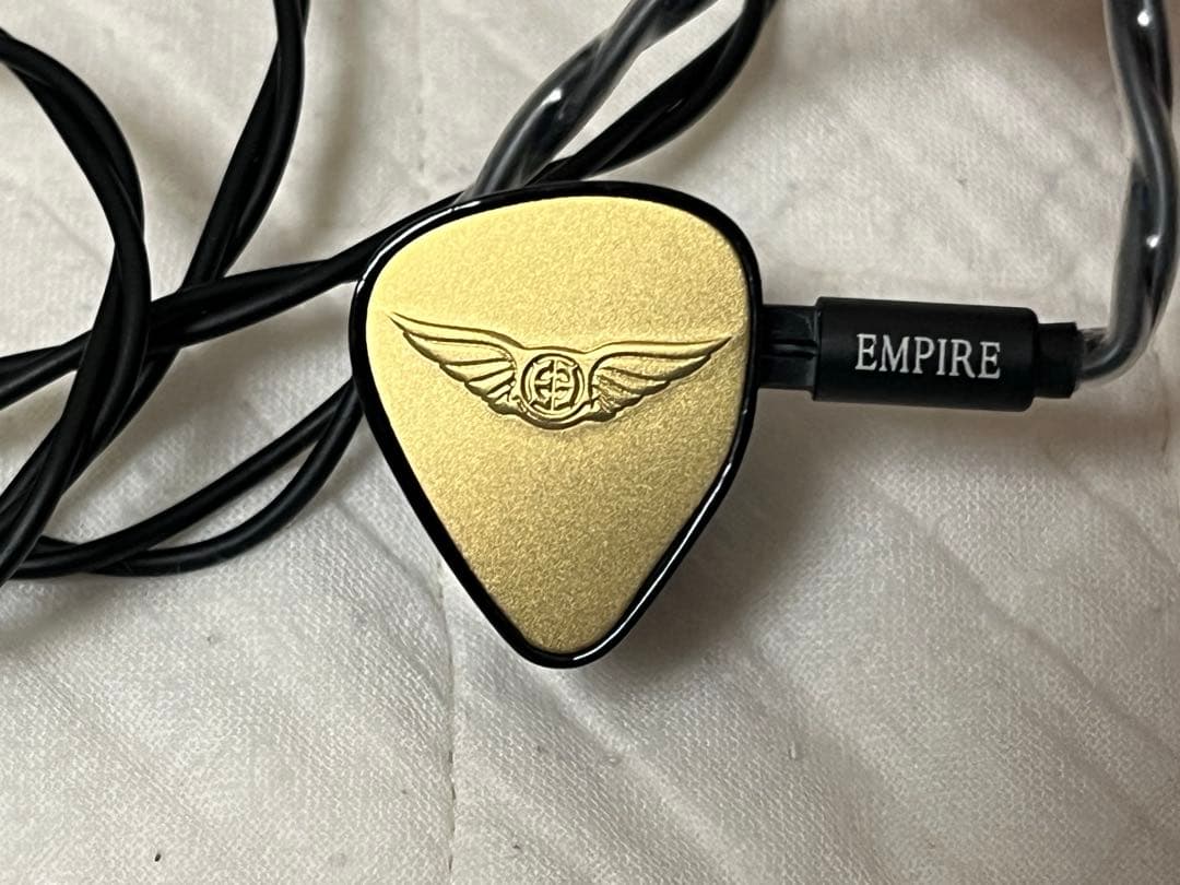 イヤホン EMPIRE EARS RAVEN Launch Edition