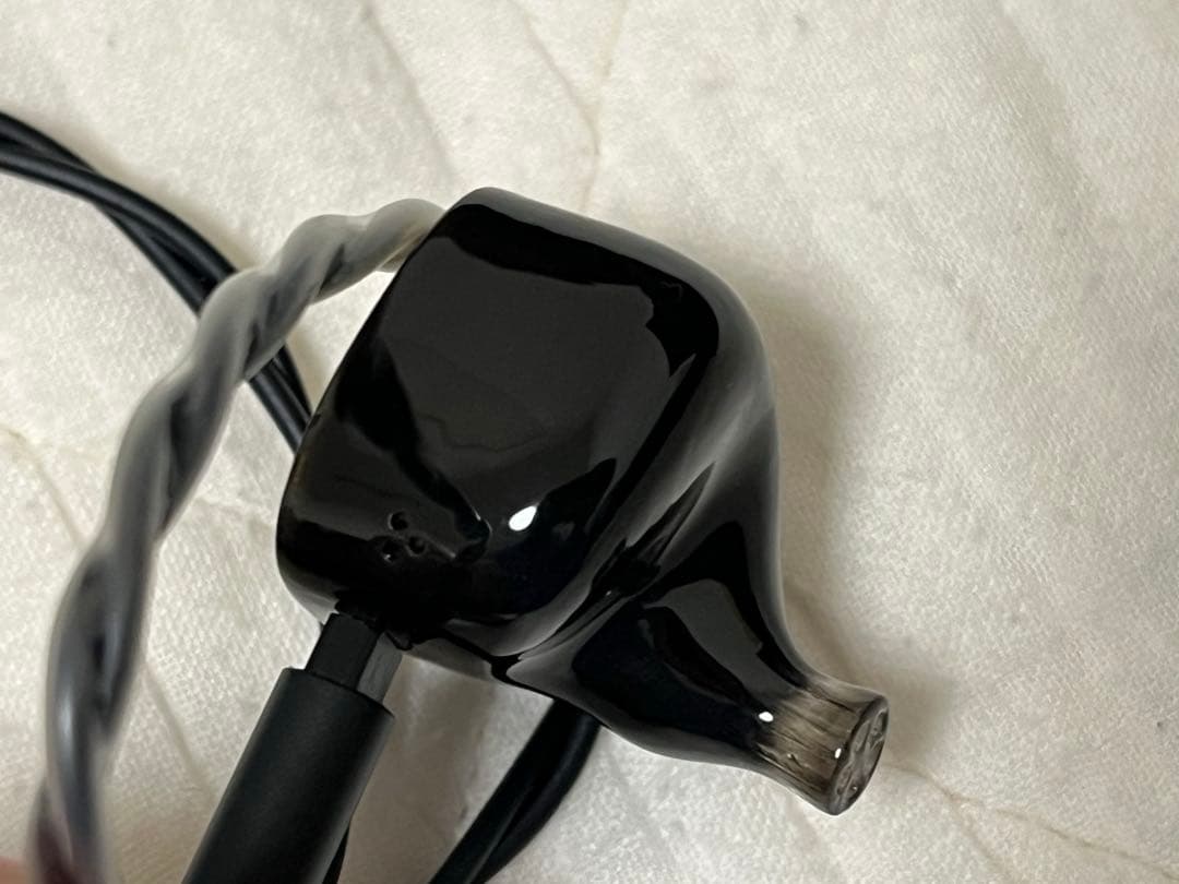 イヤホン EMPIRE EARS RAVEN Launch Edition