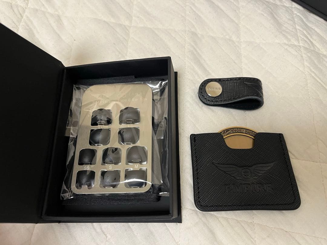 イヤホン EMPIRE EARS RAVEN Launch Edition