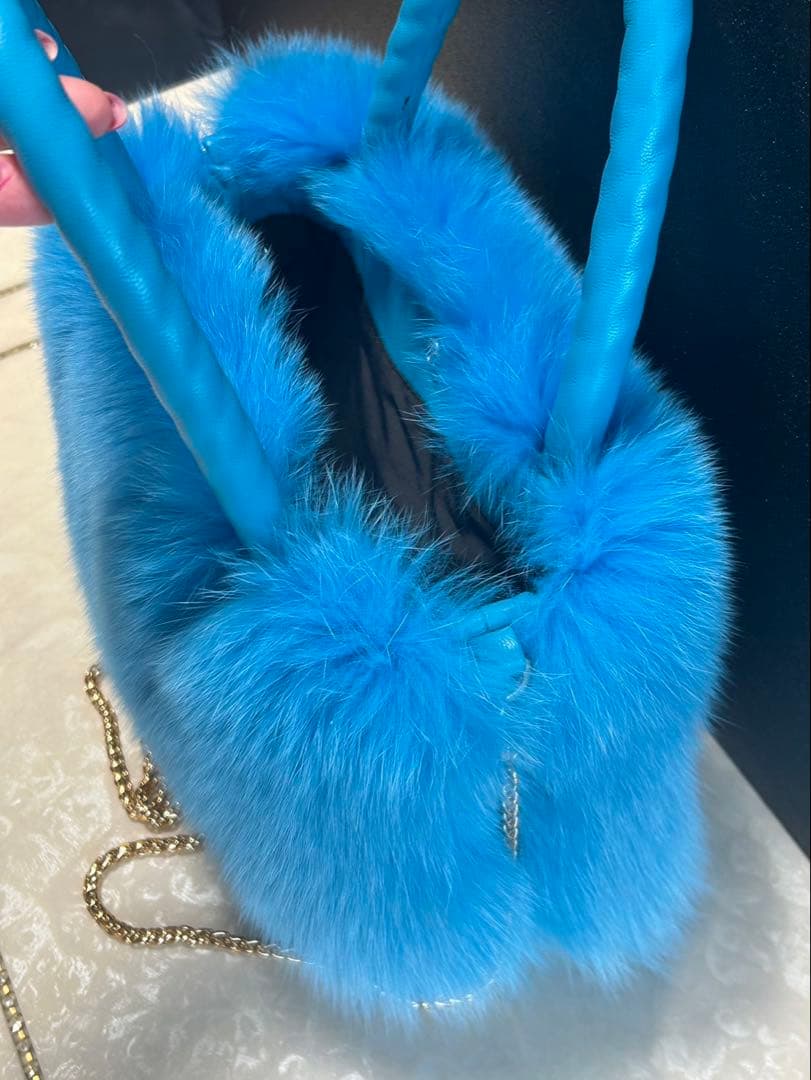 上質サガフォックスファーバッグ　ブルー　最安値