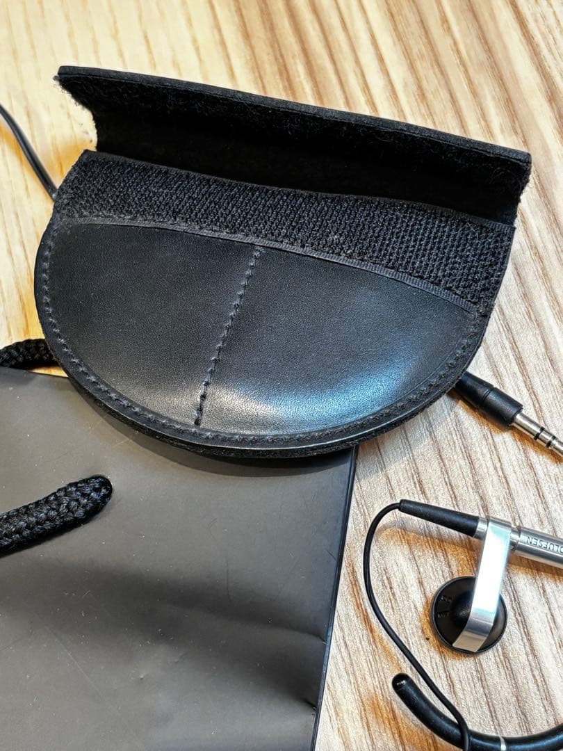 Bang & Olufsen earphones A8有線イヤホン