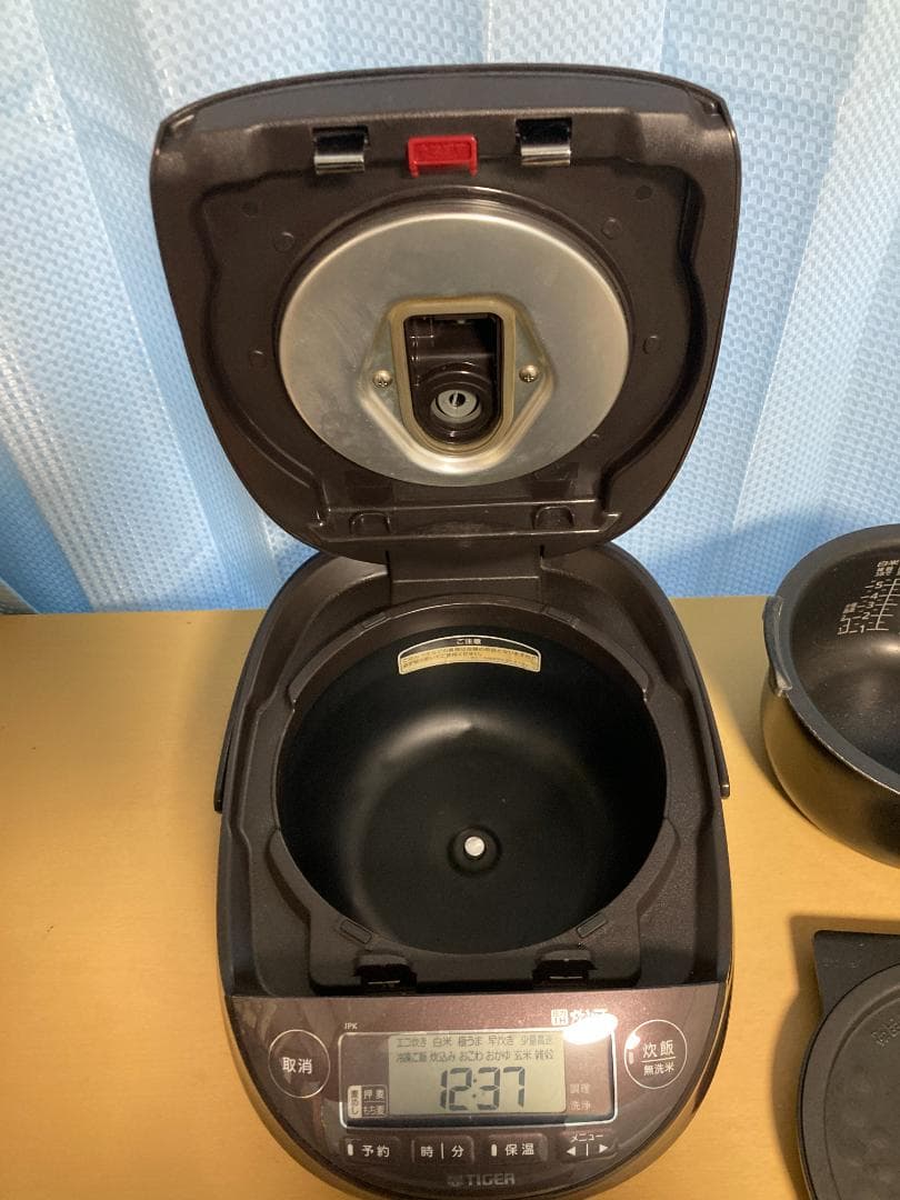 ★JPK-B100-TIGER タイガー圧力IH炊飯ジャー 5.5合炊き19年製