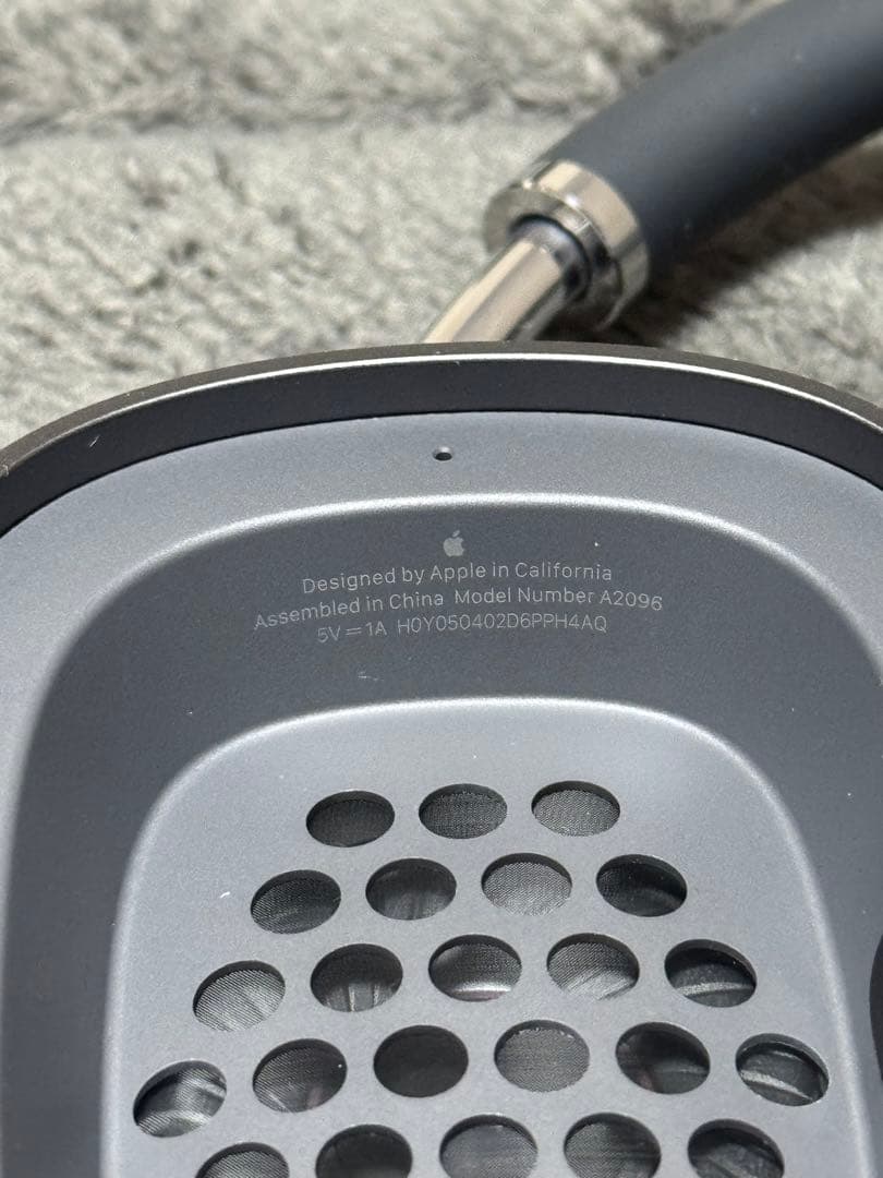 ヘッドホン airpods max