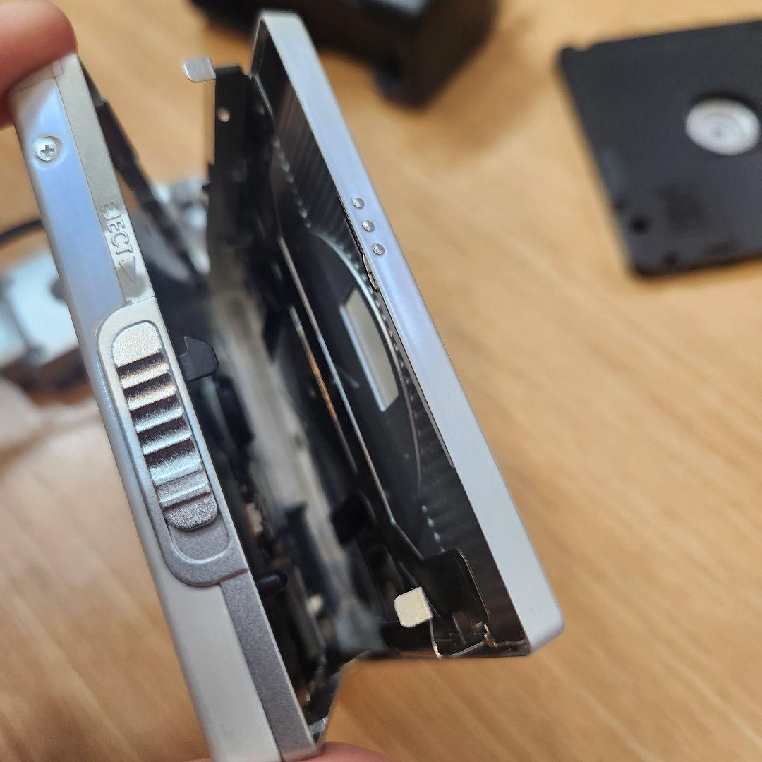 AIWA AM-HX50 アイワポータブル　MDプレーヤー　(動作品）