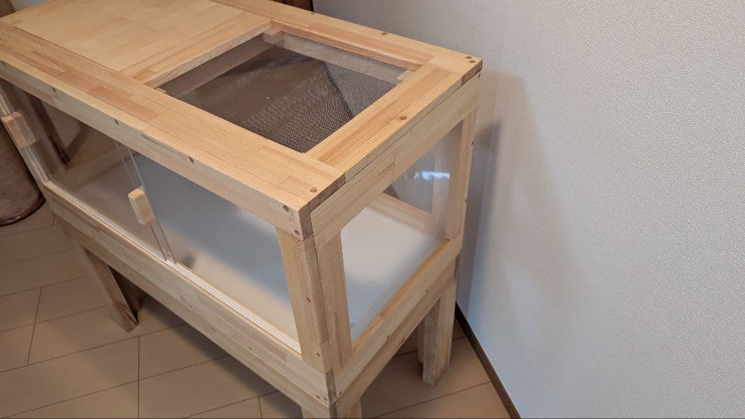 せのケージ！赤松集成材18ミリ幅60縦45奥行45全面アクリル板仕様