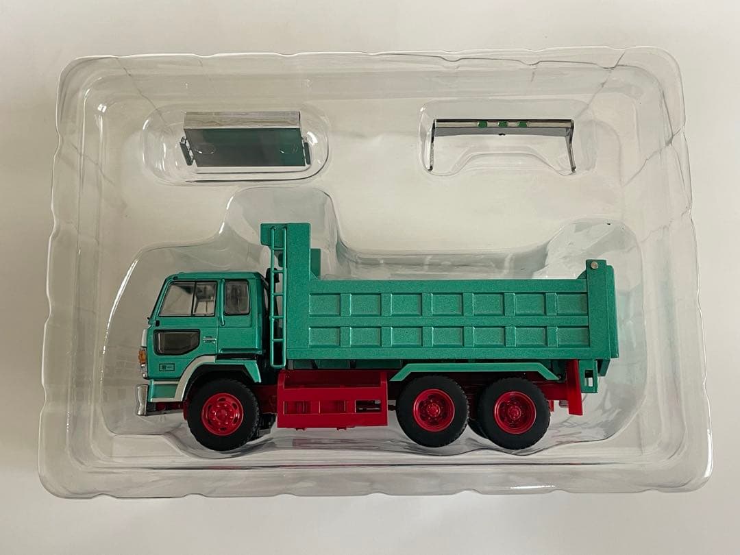 DBGT 1/64 日野 スーパードルフィン ダンプカー グリーン