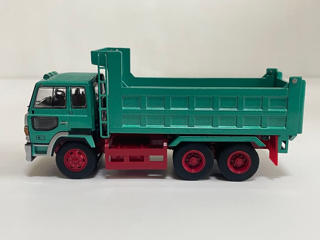 DBGT 1/64 日野 スーパードルフィン ダンプカー グリーン