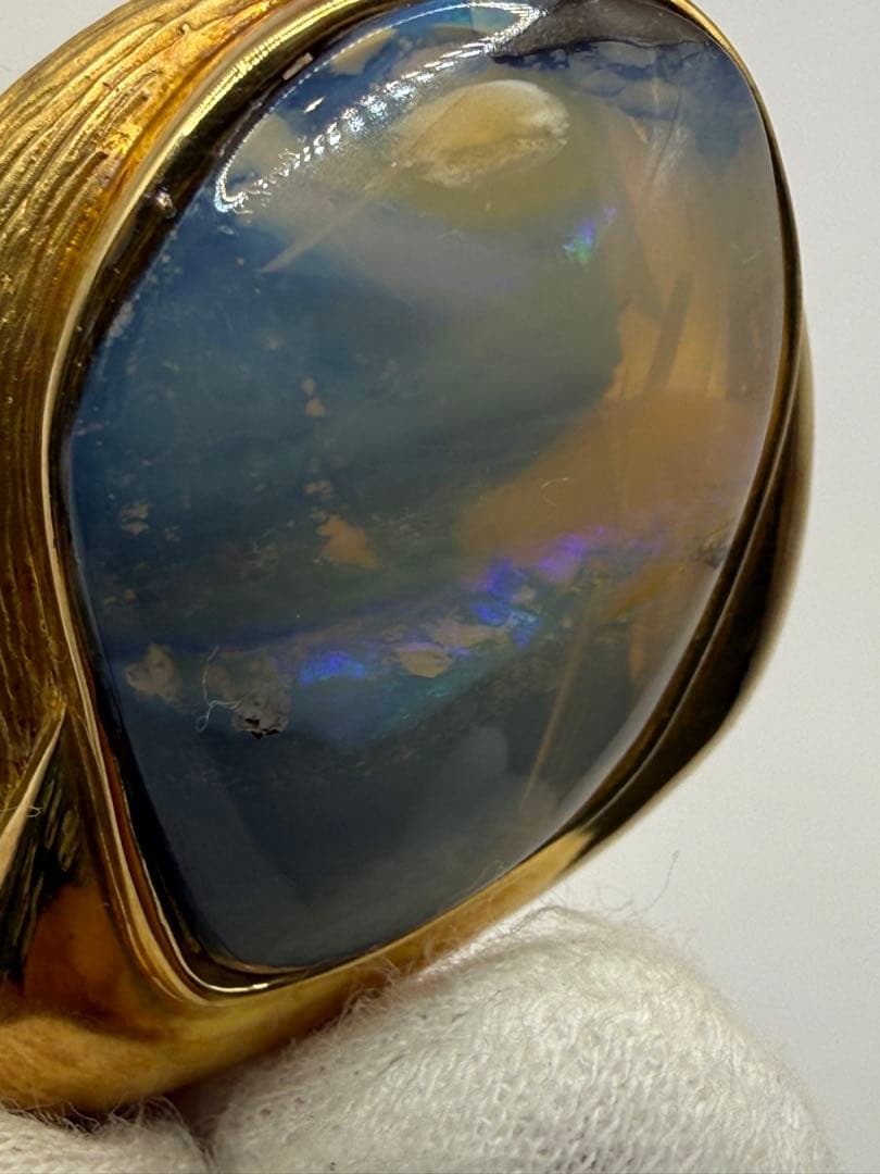 一点物　K18 大粒オパール ペンダントトップ　岩石付き