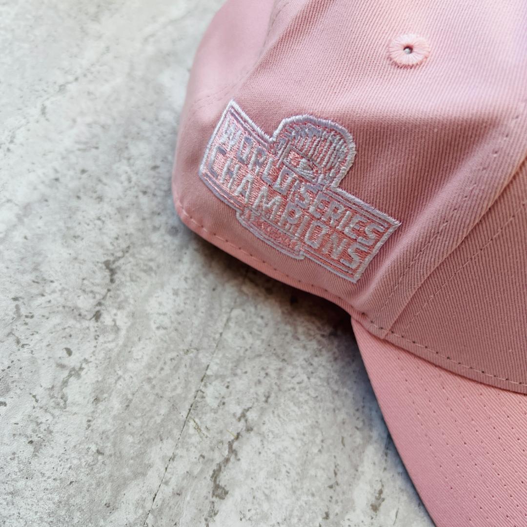 海外限定 LA ニューエラ ドジャース 逆ロゴ ピンク