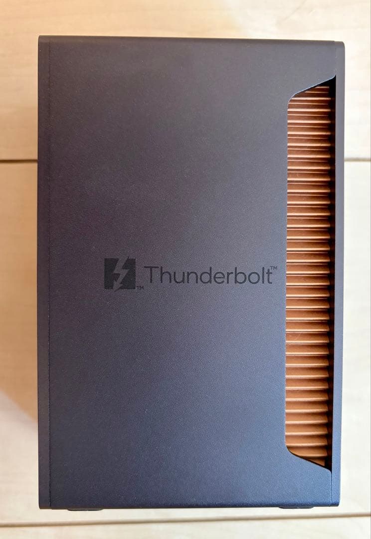 UGREEN Revodok Max Thunderbolt 5 ドッキングステ