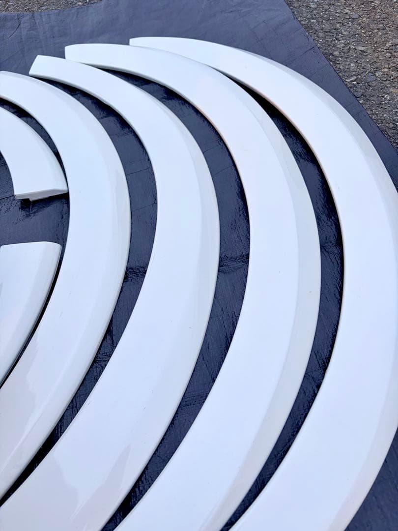 ハイエース オーバーフェンダー 070 パールホワイト